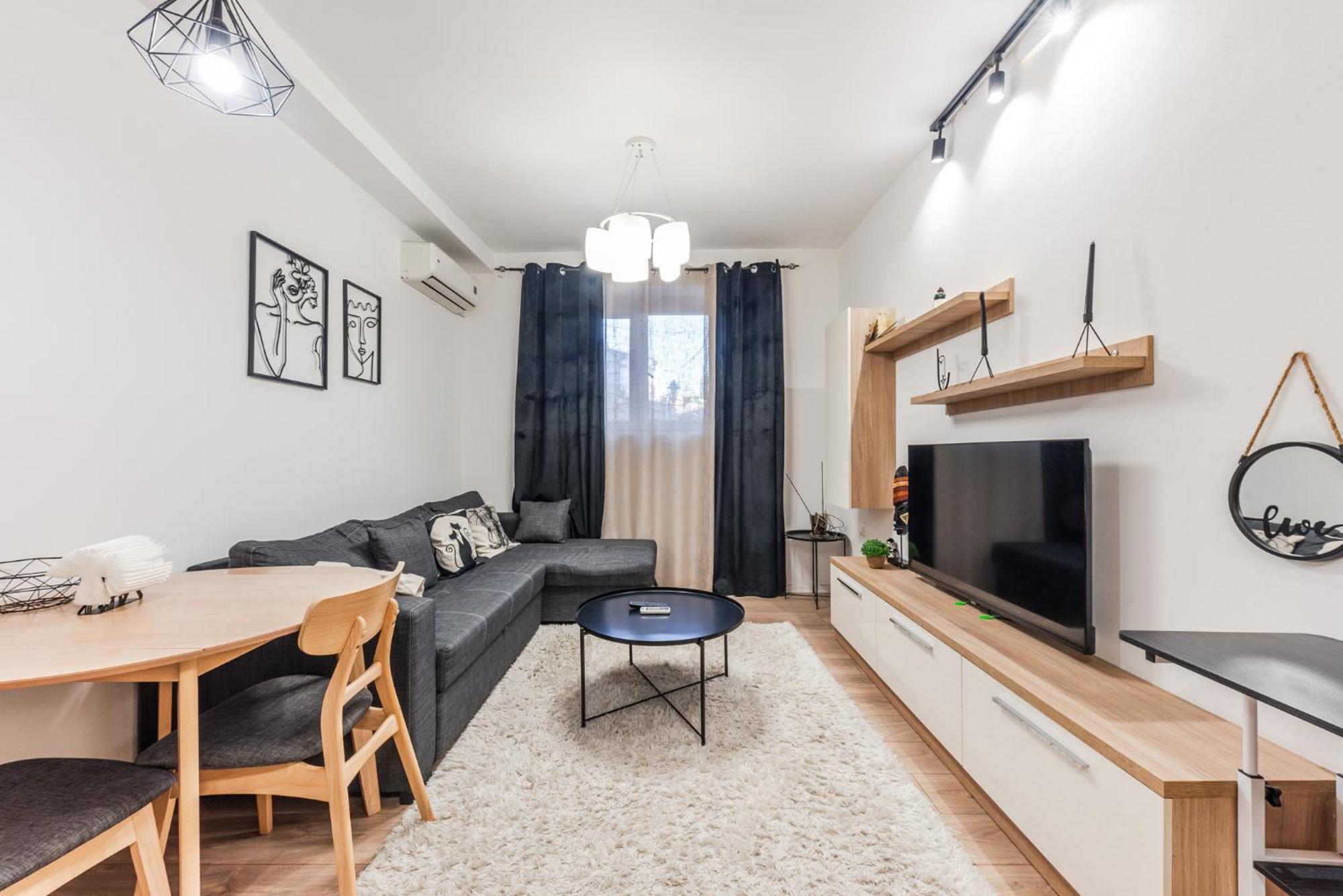 Noir Apartment By Kondo Stays Тирана Екстер'єр фото